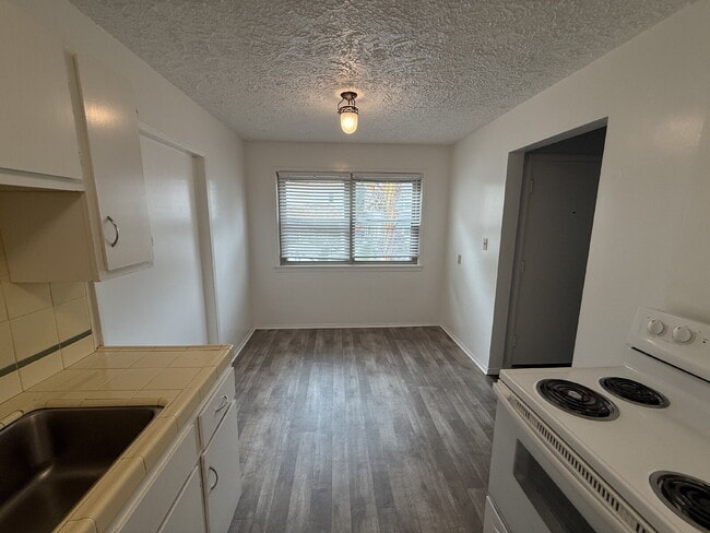 Photo - Cute 1 Bedroom 1 Bath in Midtown! Unit 6