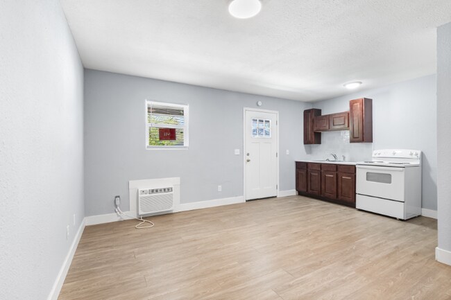 Photo - 901 N Gaskill St Unit 8