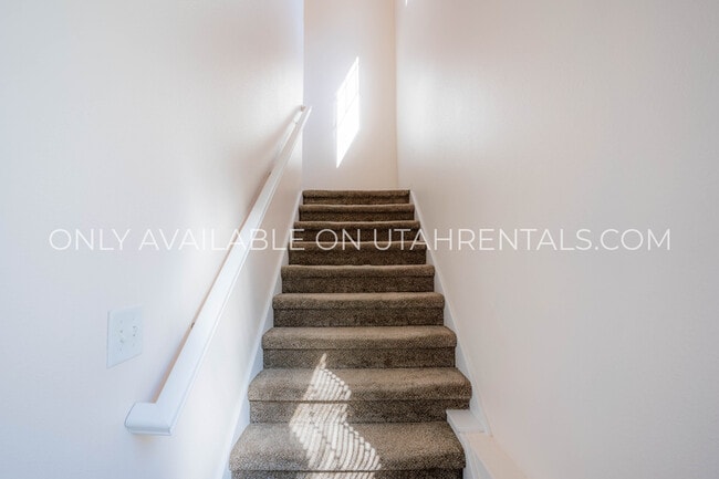 Photo - 1052 Canyon Meadow Dr Unit 3
