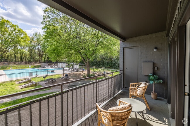 Flats - 2BR, 1.5BA - 900SF - Balcony - Aurora