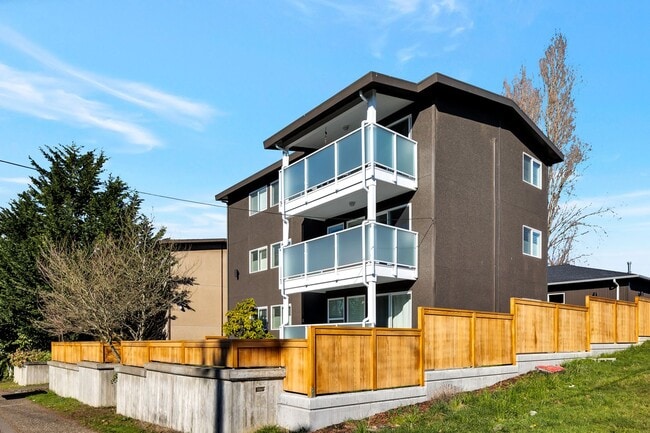 Building Photo - Great 2bd 2ba located in Old Burien Unit B