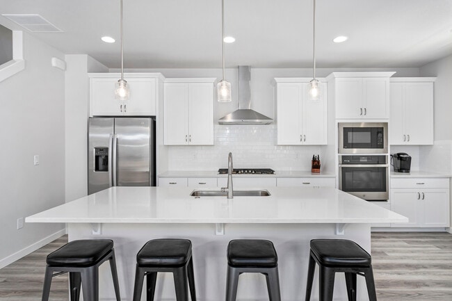 Photo - 6533 Lupine Ln