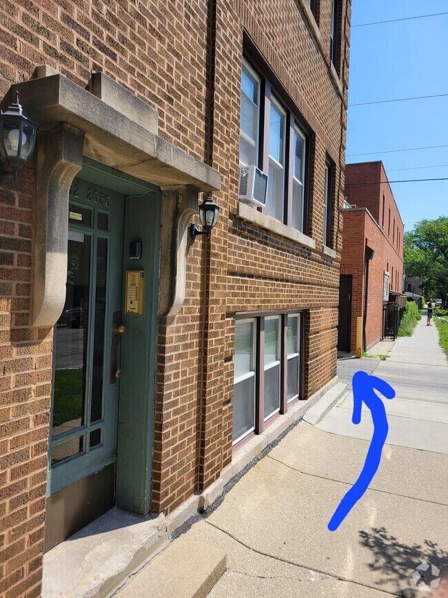Building Photo - 1 bedroom in Chicago IL 60618 Unit 52-2 Rental