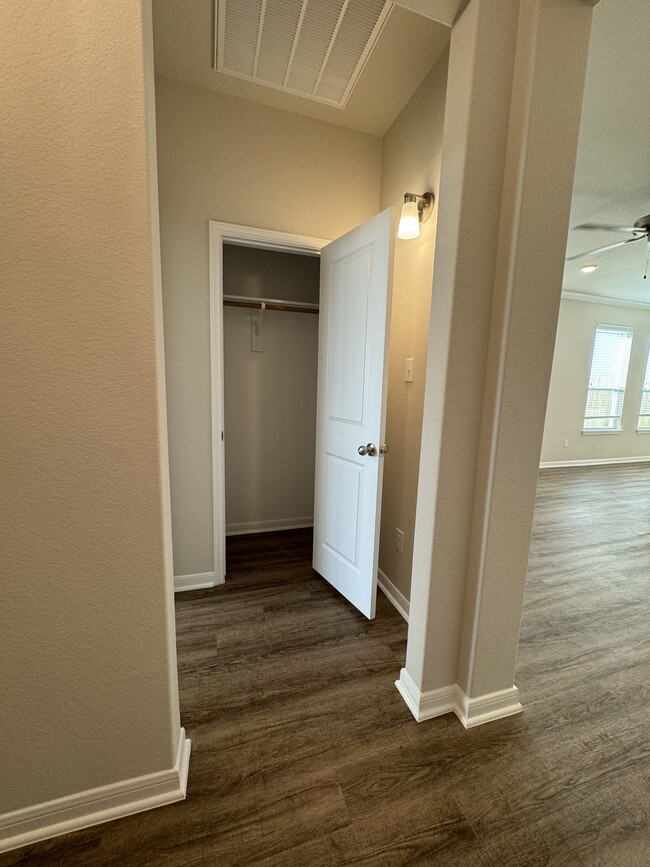 Photo - 8718 Happy Vly Dr