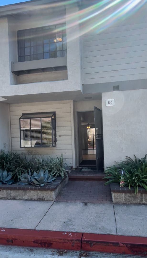 Building Photo - Updated 2 Bedroom home in Fullerton Unit 50