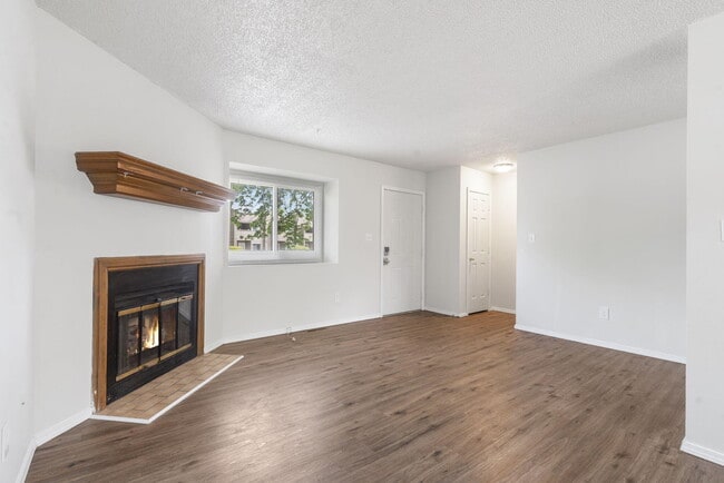 Photo - 1711 E Walnut Lawn St