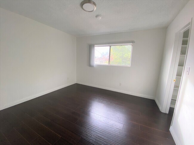 Photo - 5709 Hazeltine Ave Unidad 2