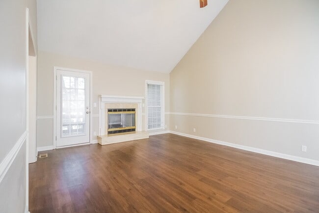 Photo - 606 Knollwood Dr