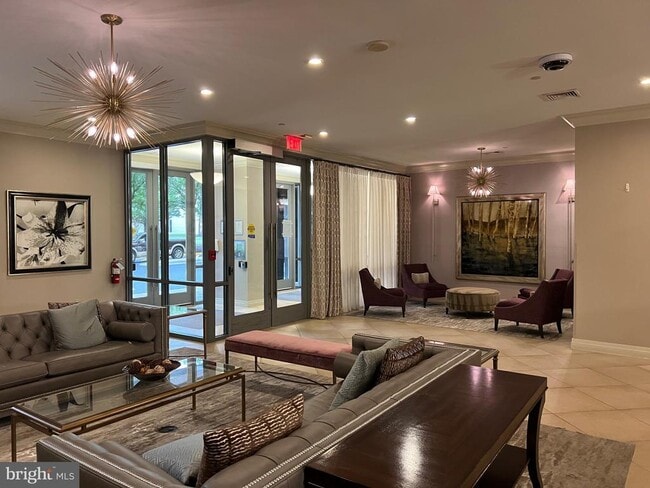 Building Photo - 2451 Midtown Ave Unit 606