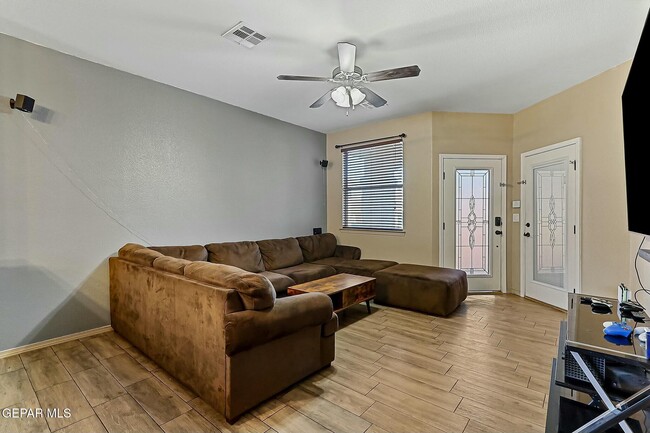 Photo - 13142 Saker Dr