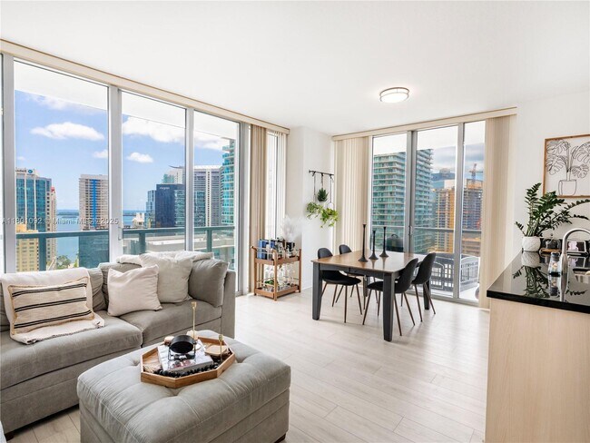 Photo - 79 SW 12th St Unidad 3106-S Rental