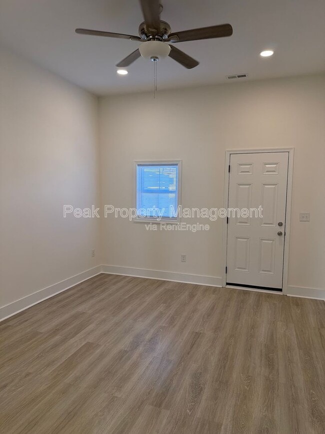 Photo - 3014 Parkwood Ave