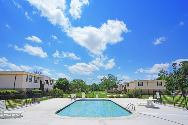 Reeds Landing Apartments - Reeds Landing Apartments