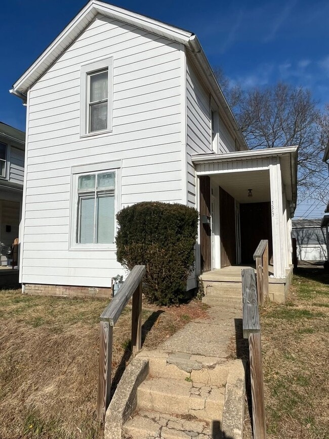 Building Photo - 3 Bedroom Single-Family Home in Lancaster