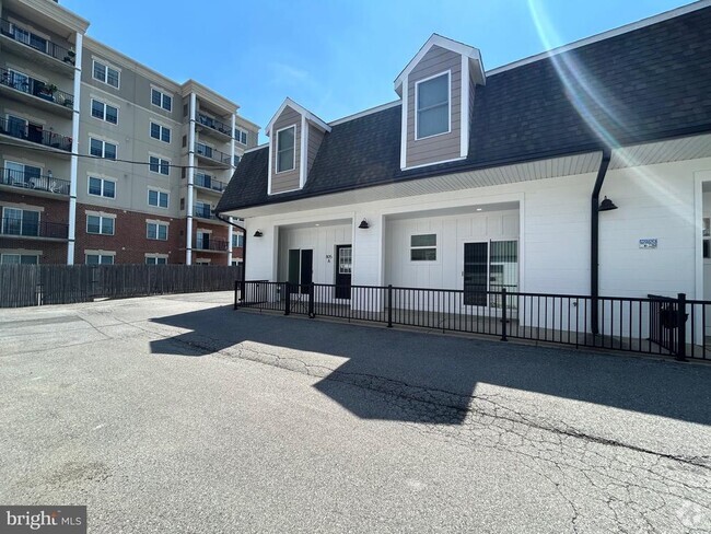 Building Photo - 807 Washington St Rental