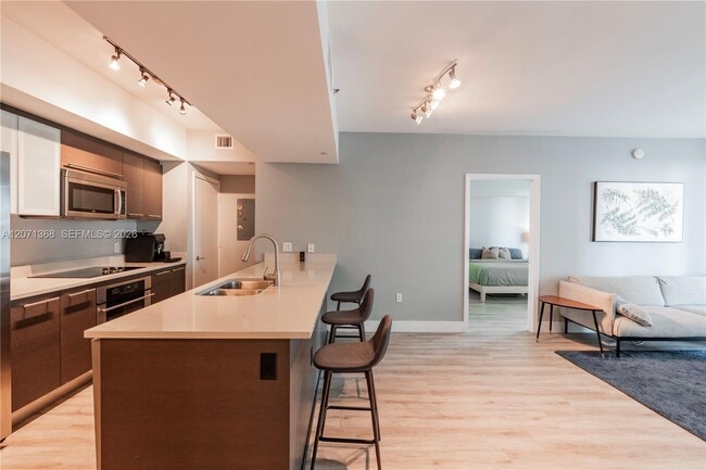 Photo - 55 SE 6th St Unidad 1205