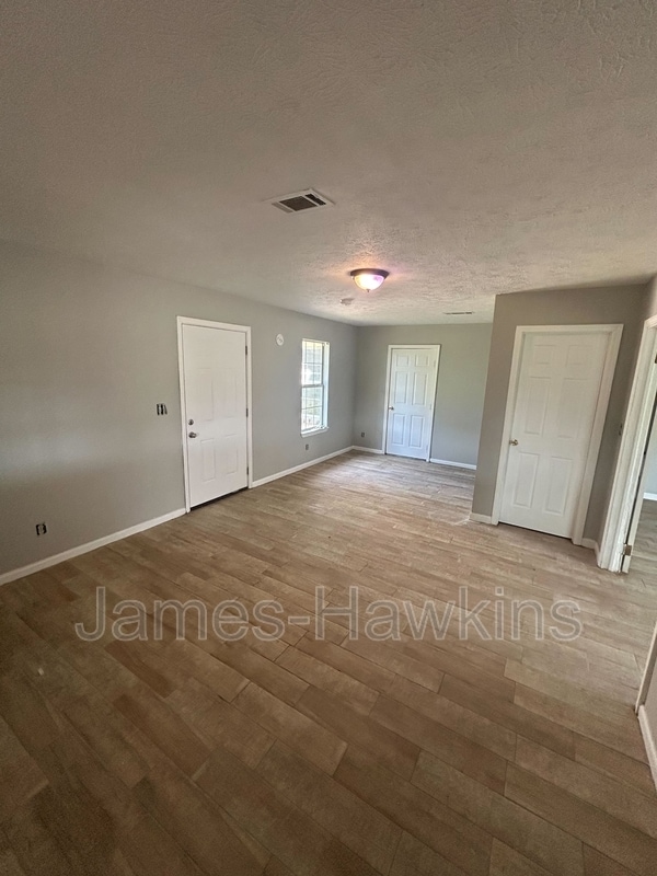 Photo - 940 Pebblebrook Dr