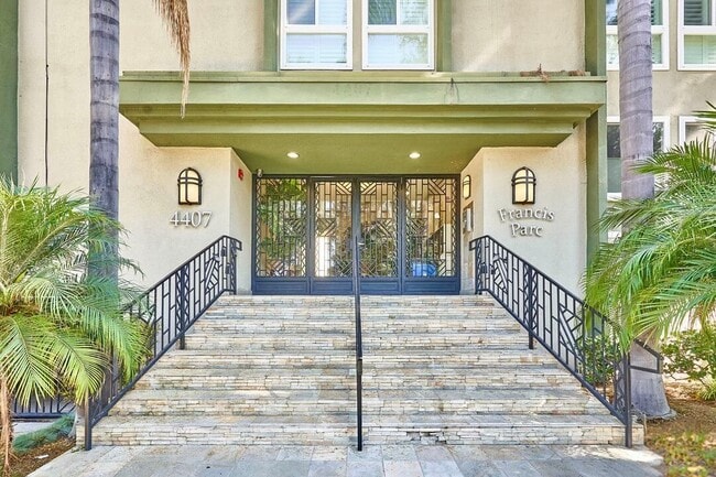 Building Photo - 4407 Francis Ave Unit 204