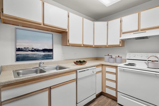 Building Photo - Heather Estates Rental