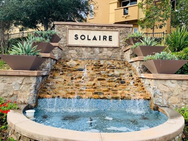 Building Photo - Beautiful & Spacious 3/3 In the Solaire Co... Rental