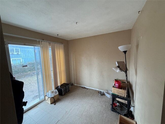 Photo - 1415 Wishart Pl