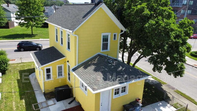 Photo - 305 Wyoming St