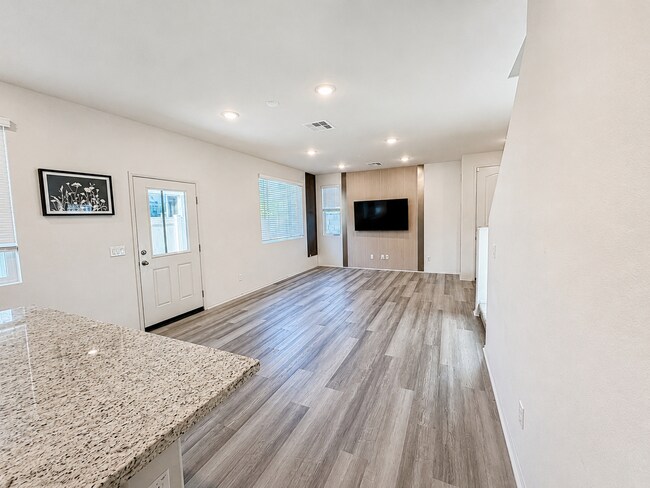 Photo - Almost BRAND NEW 4 Bedroom House in Temecula for Rent