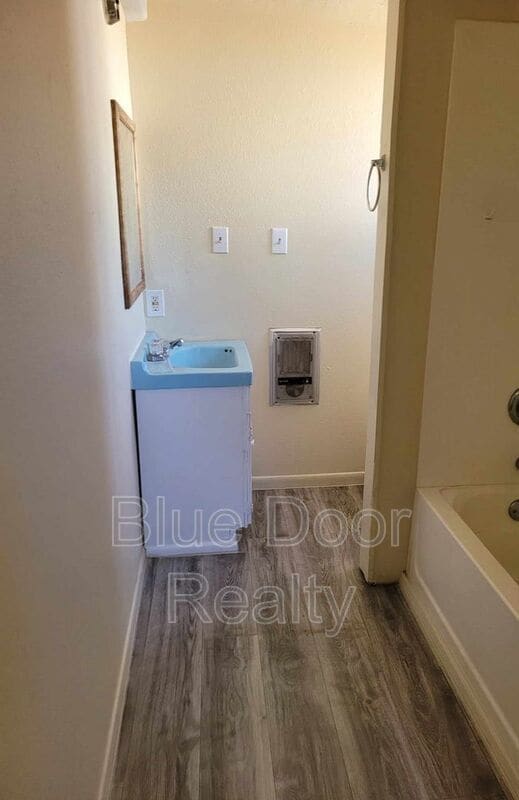 Photo - 2018 Nancy St SW