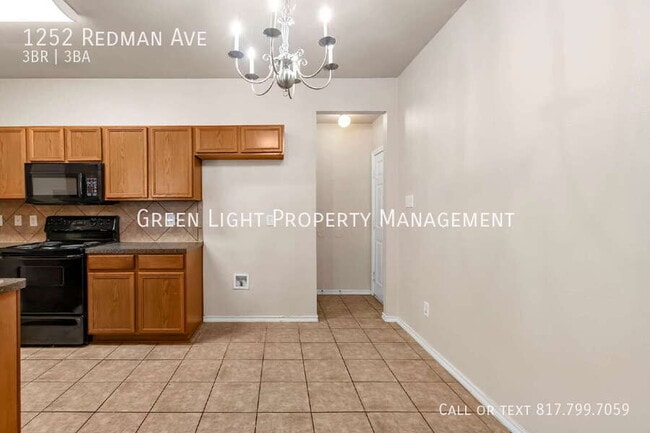 Photo - 1252 Redman Ave