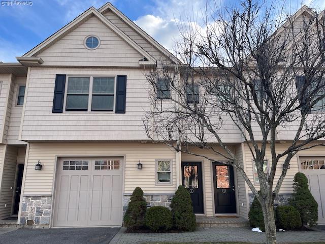 Building Photo - 50 Sintsink Dr E Unit 6