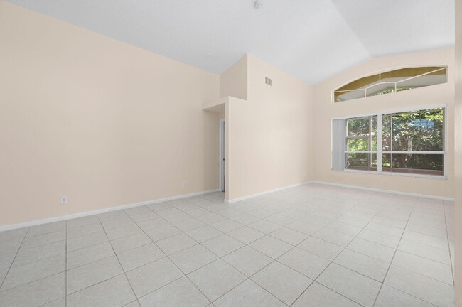 Photo - 6980 SE Twin Oaks Cir