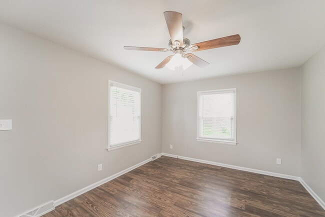 Photo - 4944 Springview Rd