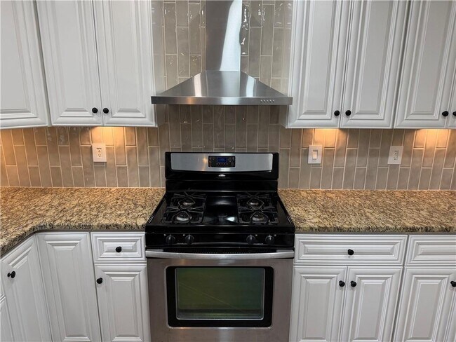 Photo - 2679 Foxglove Dr SW