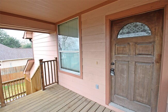 Building Photo - 8615 Sweetbrush Dr Rental