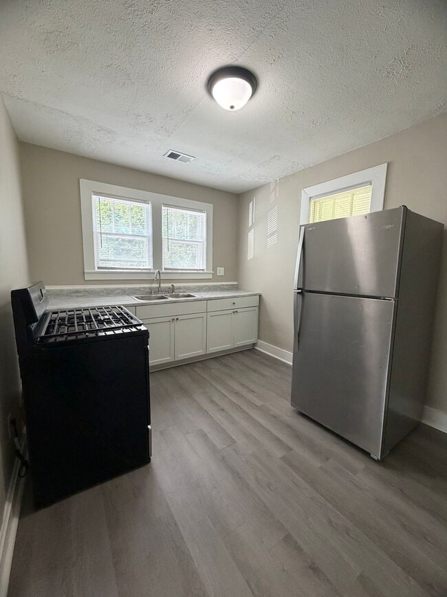 Photo - Open The Door To Your New Home! FIRST MONTH'S RENT FREE!!!!