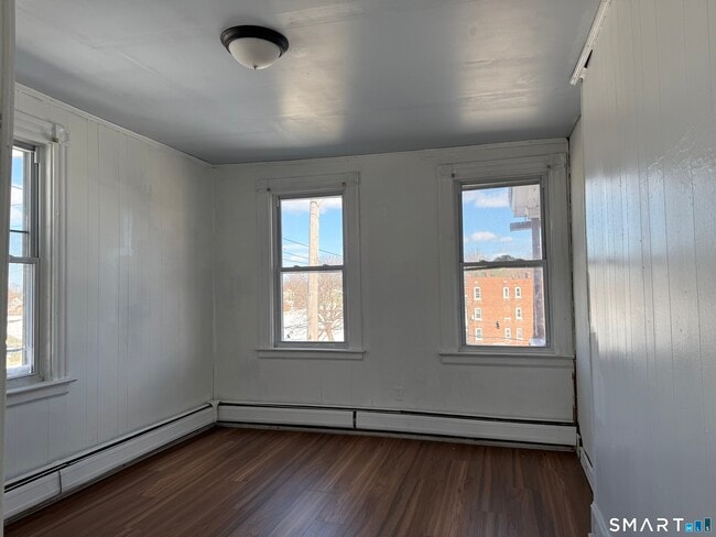 Photo - 198 Oak St Unit 3