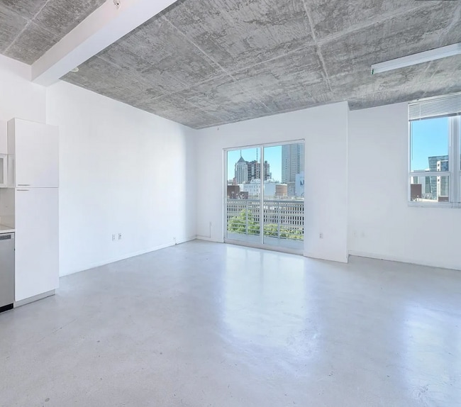 Photo - 234 NE 3rd St Unidad 705