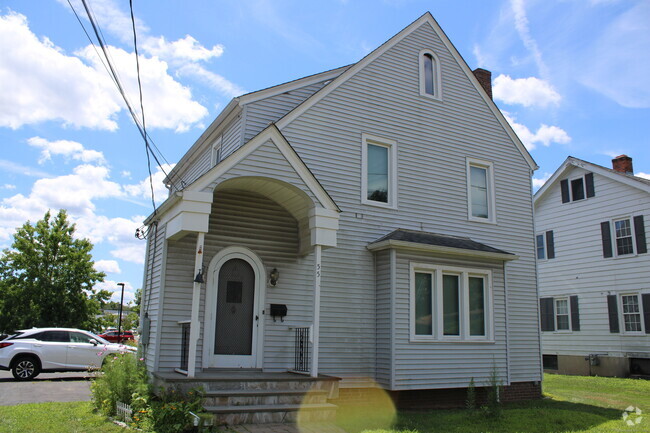 Building Photo - 55 E Cedar St Rental