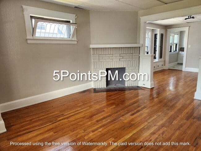 Photo - 1853 Colonnade Rd