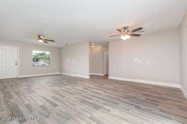 Photo - 1744 Valencia Ave