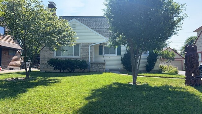 Building Photo - 3 Bed, 1.5 Bath Single Family Home - Upper Arlington, OH