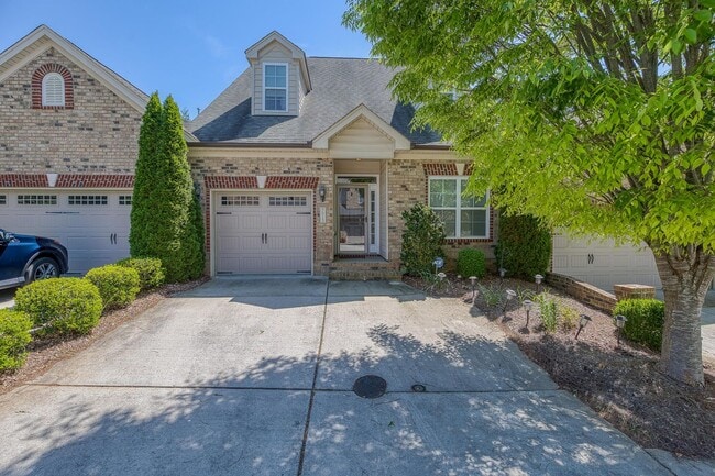 Building Photo - 3 Bedroom, 3 Bathroom Winston Salem Townhome