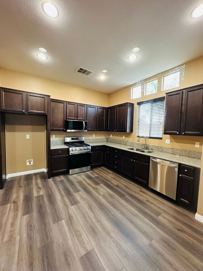 34089 Dianthus Ln