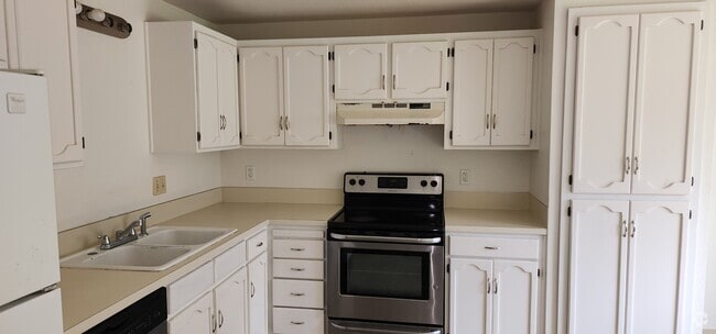 Building Photo - 6673 W Denton Ln Rental