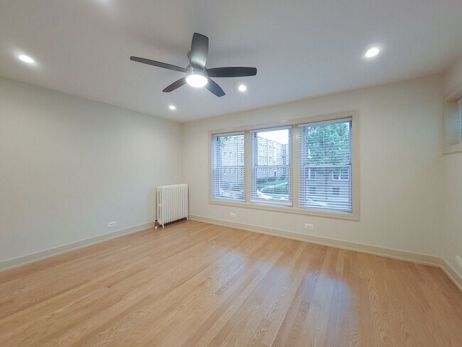 Photo - 1921 W Winona St Unit 1