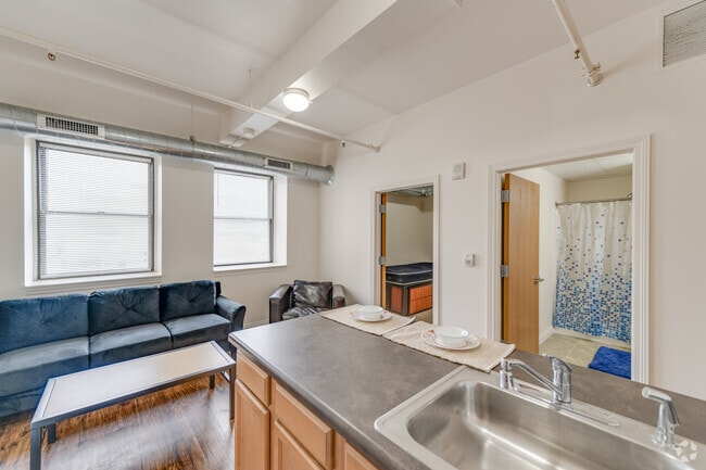 1 BR, 1 BA