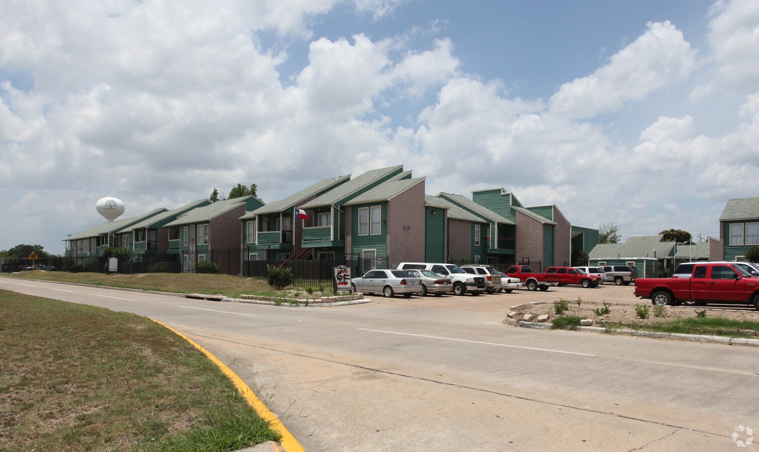 Coronado Park Apartments - Coronado Park Apartments