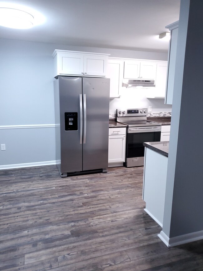 Kitchen/dinning - 3309 Bridges St Rental