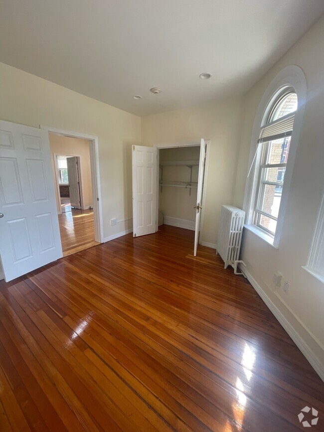 Building Photo - 875 Beacon St Rental