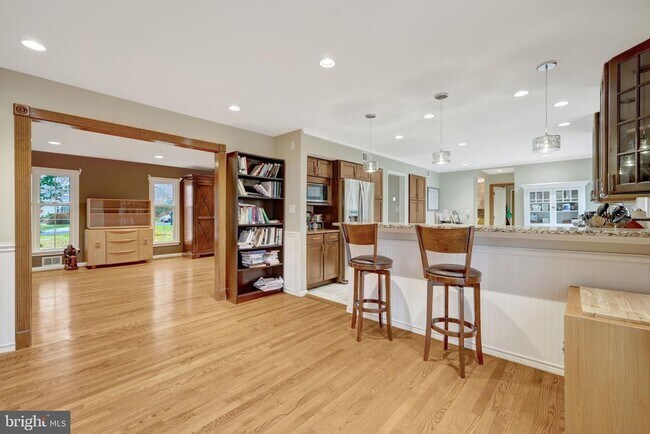 Photo - 2230 Carmichael Dr